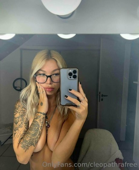 cleopathrafree model free pic