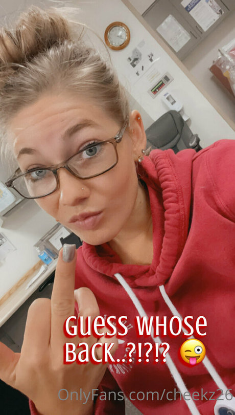 cheekz26 sexy star pic