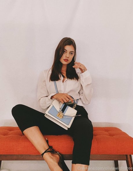 oliviawildinfree art star pictures