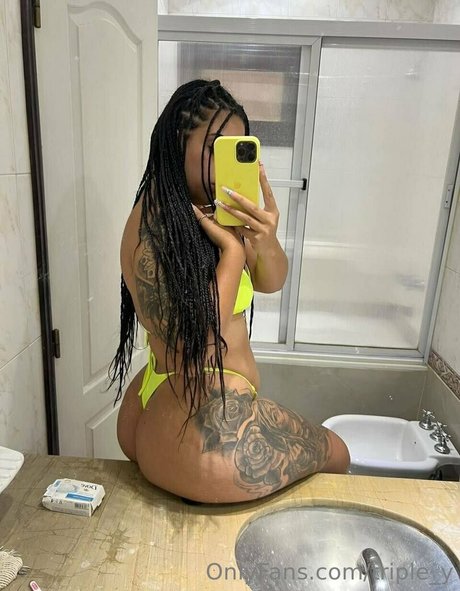 triple y sexy actress gallery