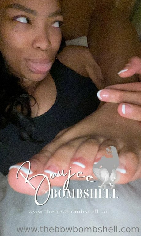 boujeebombshell model naked pics