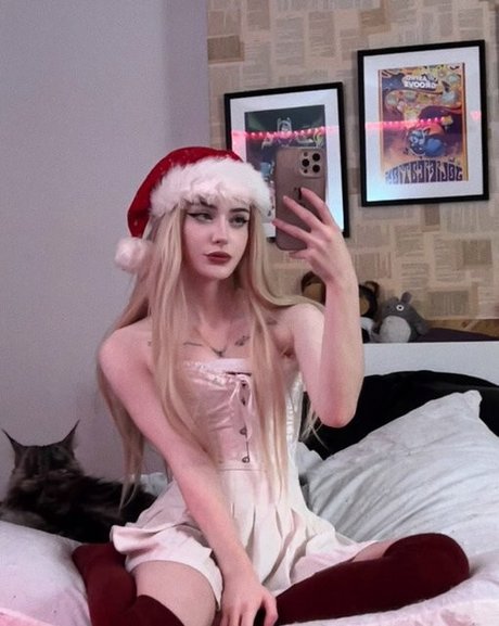 Evalunna model sexy galleries