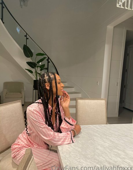 aaliyahfoxxx model pornographic picture