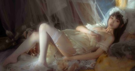 qiyuemiaozi naked actress gallery