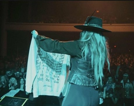 Lainey Wilson star adult galleries