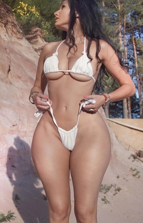 Carinha white porn model picture