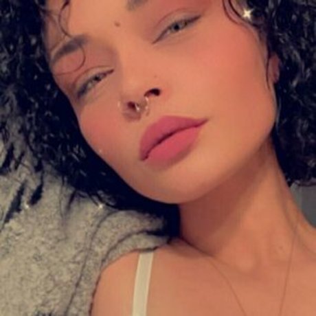 underthecherrym0on xxx actress pic