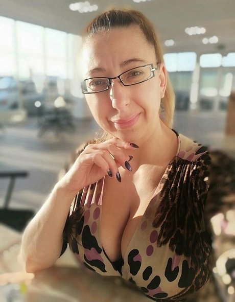 Aurica Velcota top model img