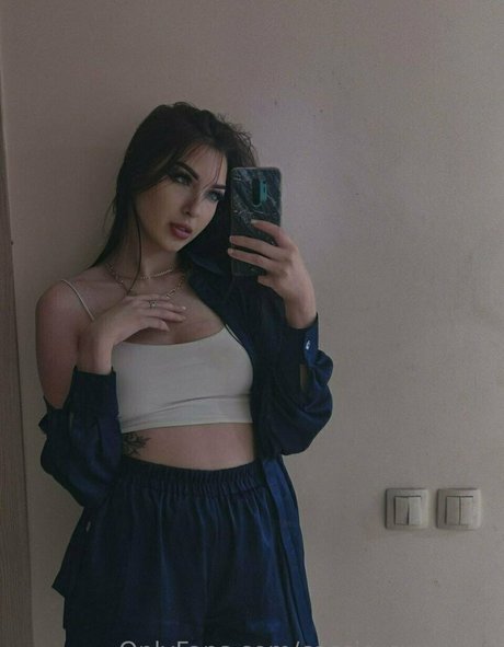 cassie swallows adult star img