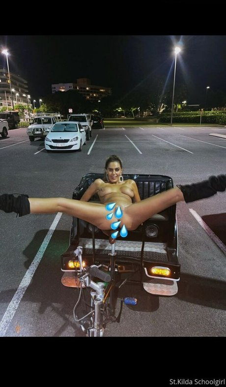 Kimberley Ametoglou exclusive star photo