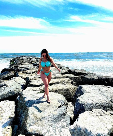 Ali Cortese model art photo