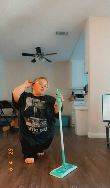 lilmissross nude model img