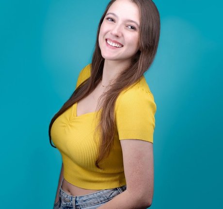 Charis Sellick adult model photo