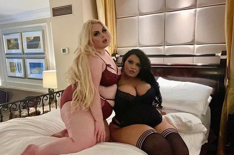 Aspasia model art gallery