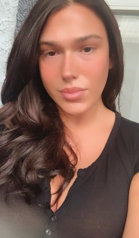 Aspen Brooks free model photo