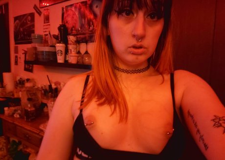 widdlebatfree beautiful model image