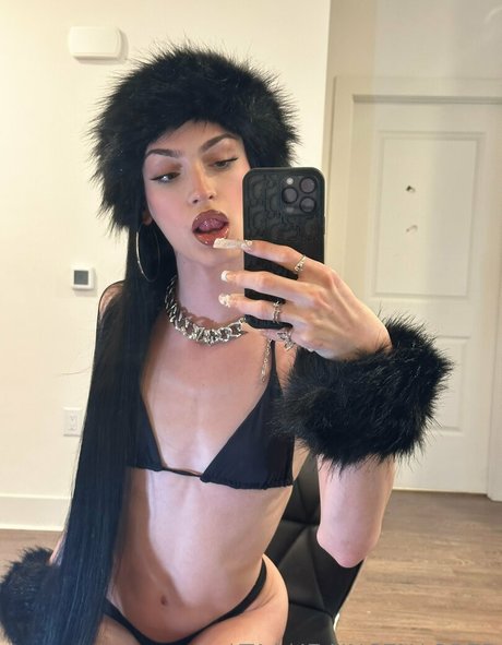 stassieuncensored erotic model img