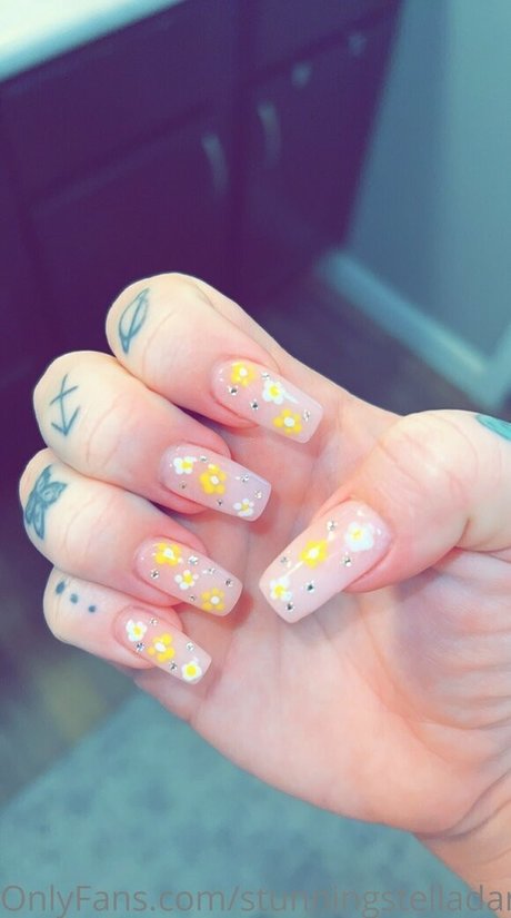 stunningstelladaniels erotic model pic