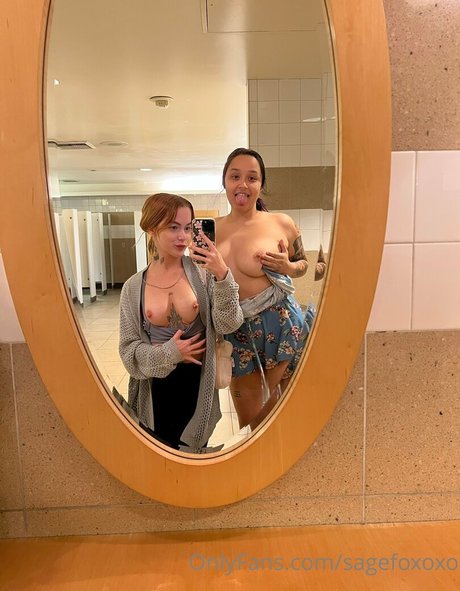 sagefoxoxo pornstar photo