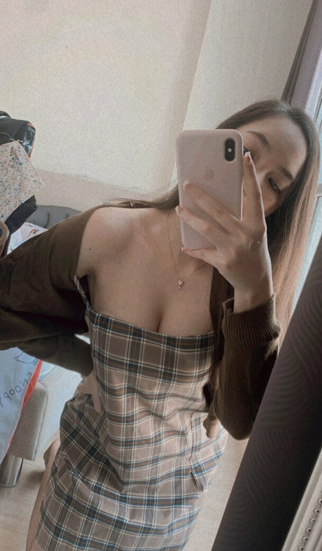 Nachpatcharawee Arjsalee hot model photo