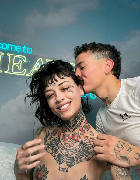 vixxensuicide erotic model img