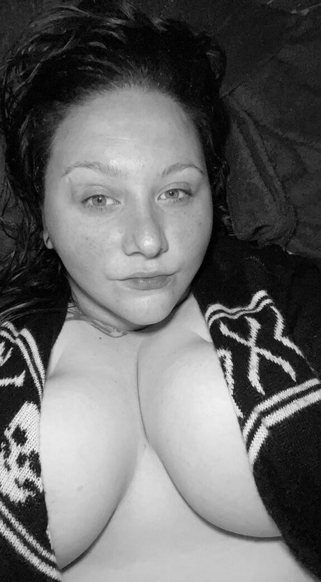 thatmandagirl model art gallery