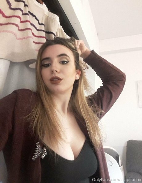 ccapitanax nude model img