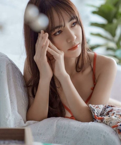 Tonnam Poottawan star pretty photo