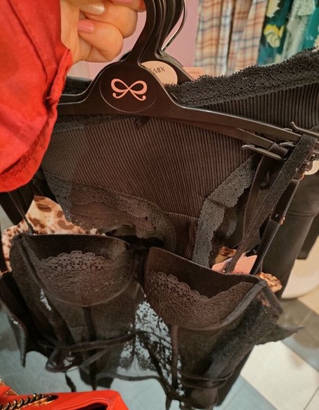 madame alaska official best actress images