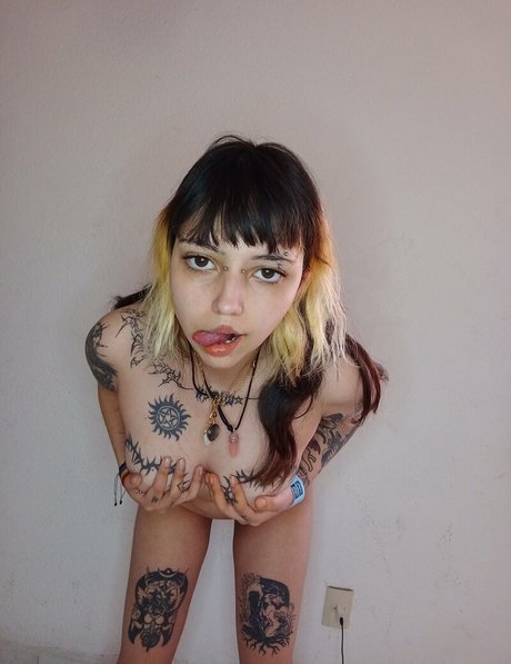 tenebrismeam696 nude star archive