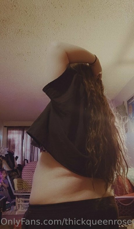 thickqueenrose420 model sexy photo