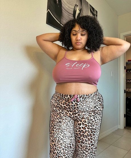 MizzMelons erotic pornstar pics