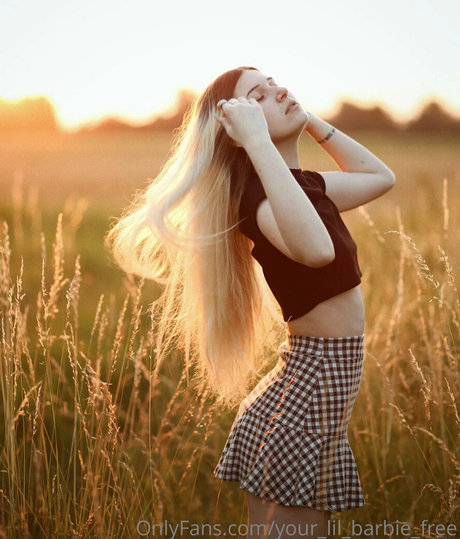 your lil barbie free nice pornstar photo