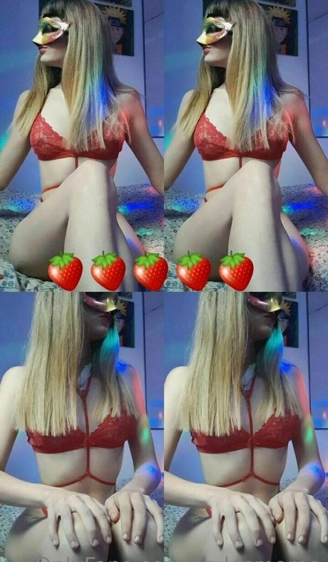 emeraldhot model high quality image