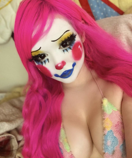 e hug star art gallery