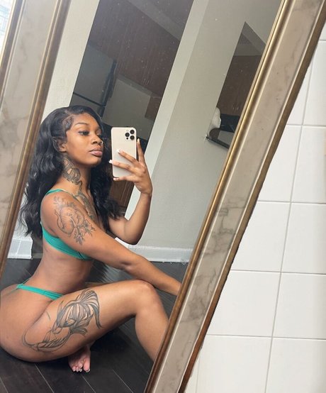 Sharondaduhdon erotic model archive