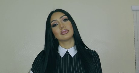 Trixie Banks nude pornstar photo