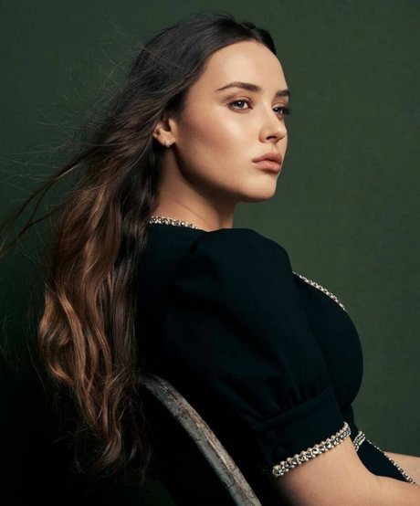 Katherine Langford high quality actress pics