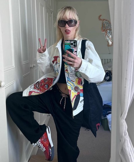 Lola Clark perfect star image