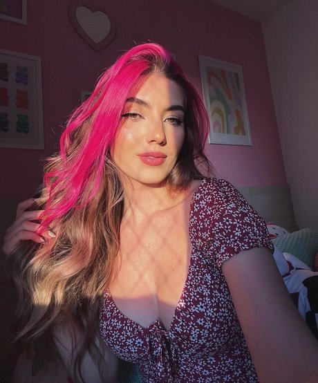 Ale Maze naked model images