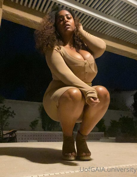 uofgaia nude actress galleries