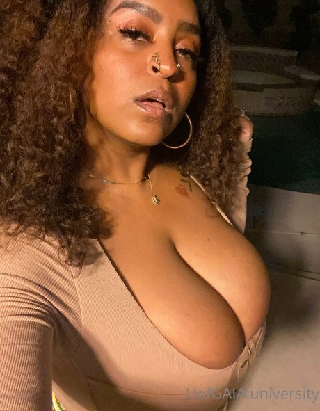 uofgaia model nude galleries