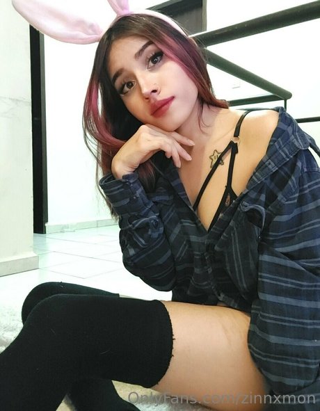 zinnxmon model porn gallery