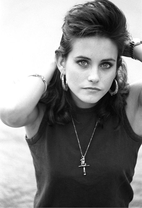 Courtney Cox erotic model images