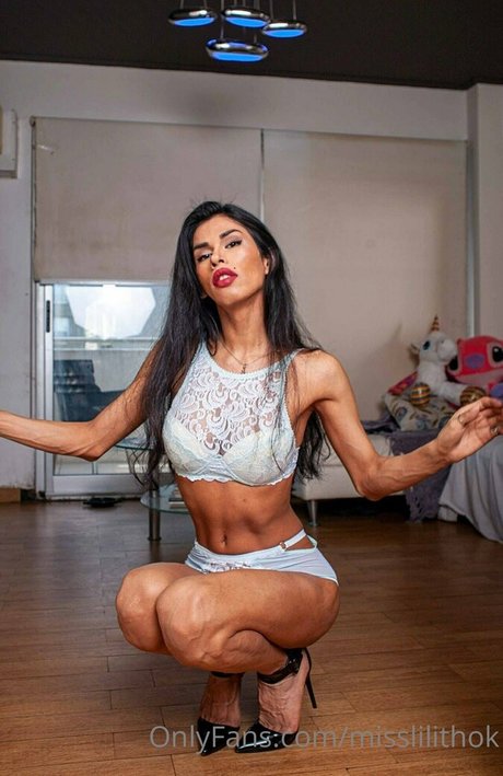 misslilithok hot star picture