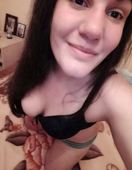 Sisak pretty pornstar images