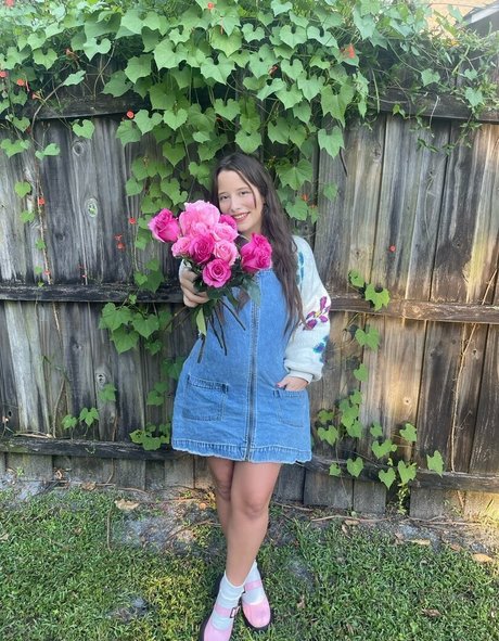 luckywithlola model hd archive