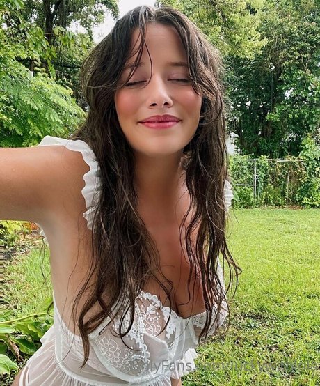 luckywithlola pornstar nude photos