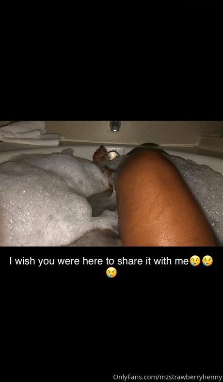 mzstrawberryhenny adult model pictures