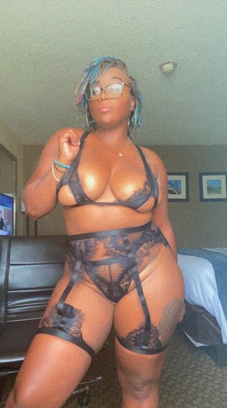 mzstrawberryhenny pornstar nudes pics